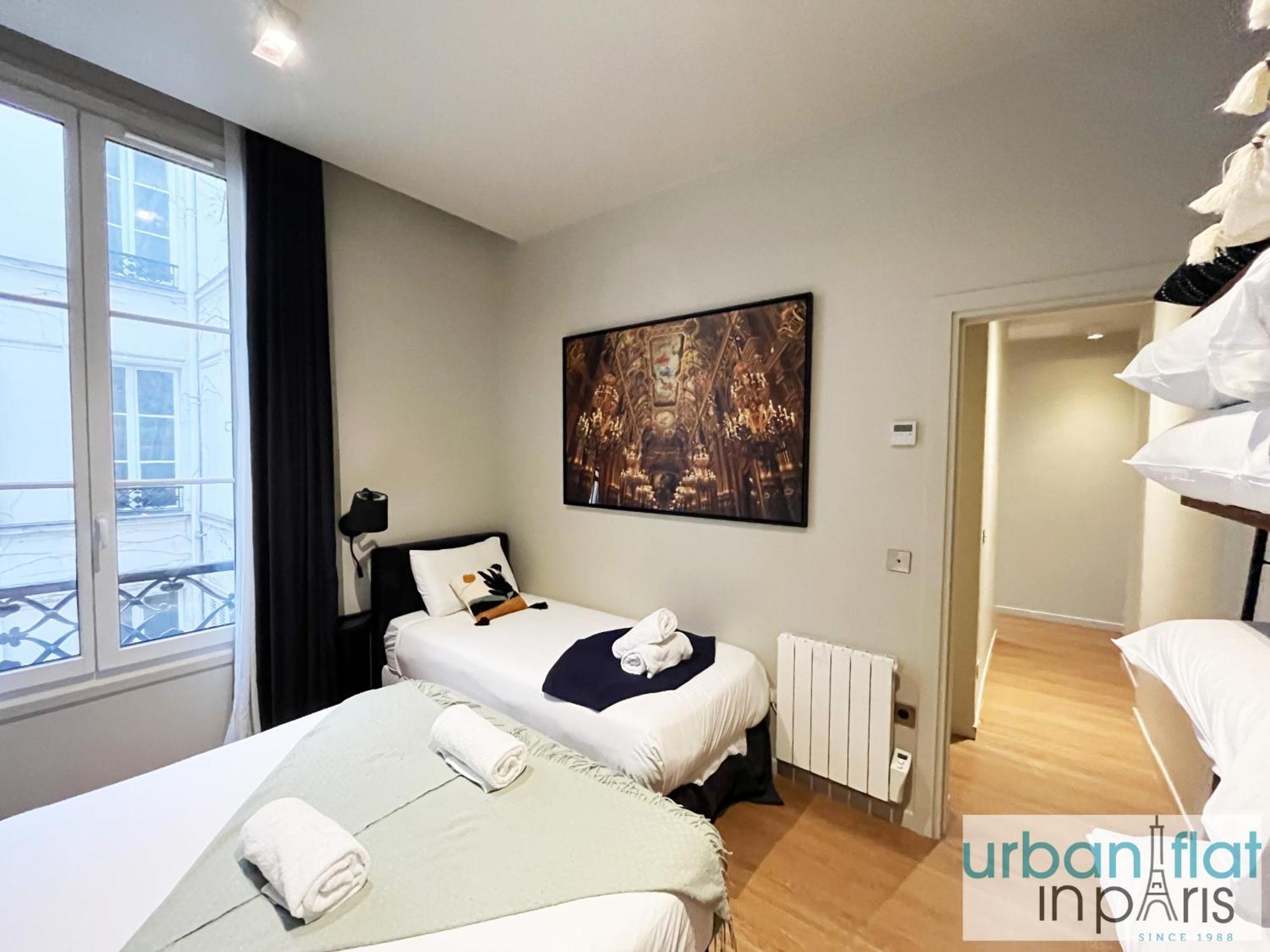 Apartment Urban Flat 110 - Luxury 3 Bedroom Near Galeries Lafayette Paris