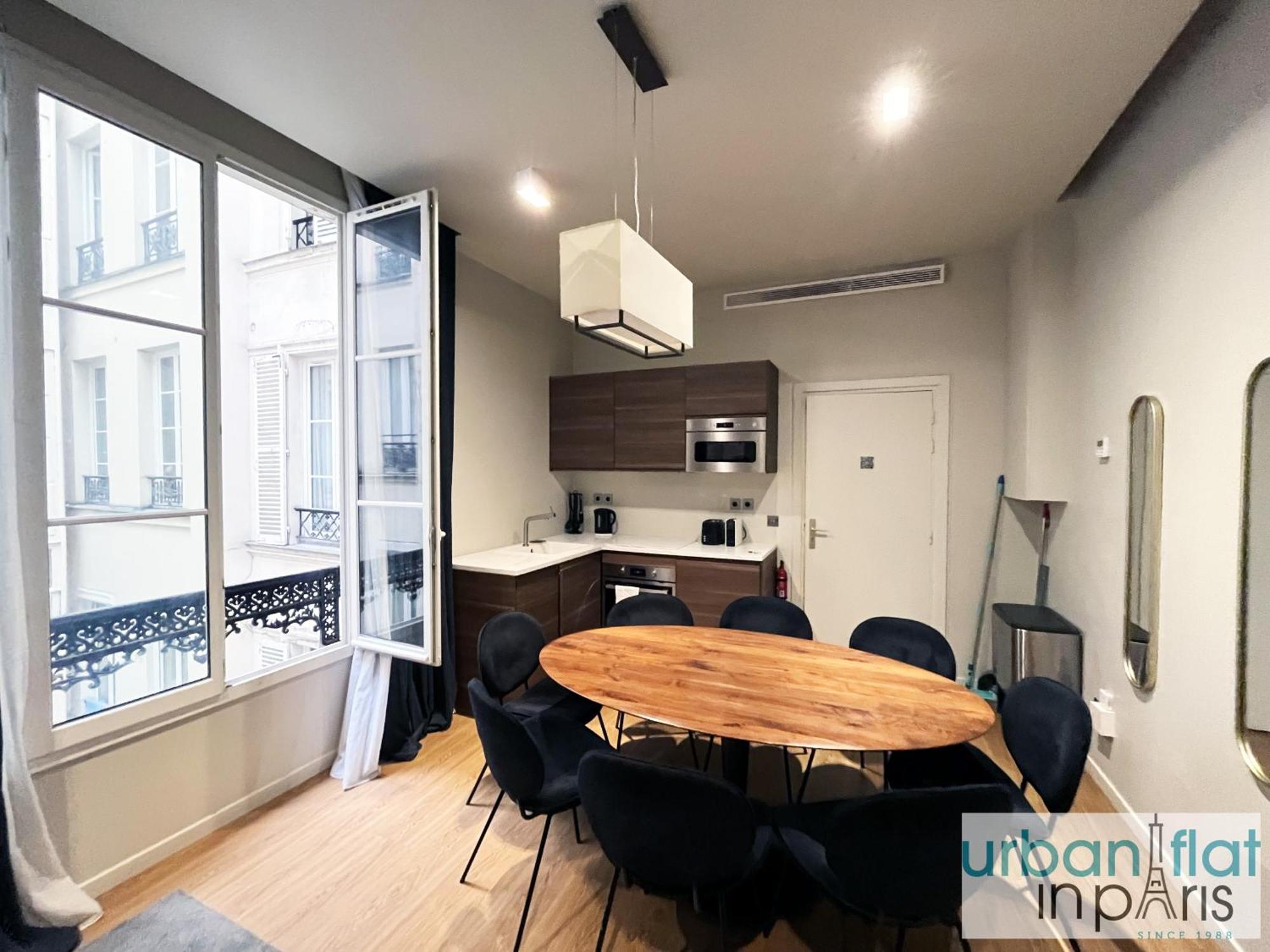 Apartment Urban Flat 110 - Luxury 3 Bedroom Near Galeries Lafayette Paris