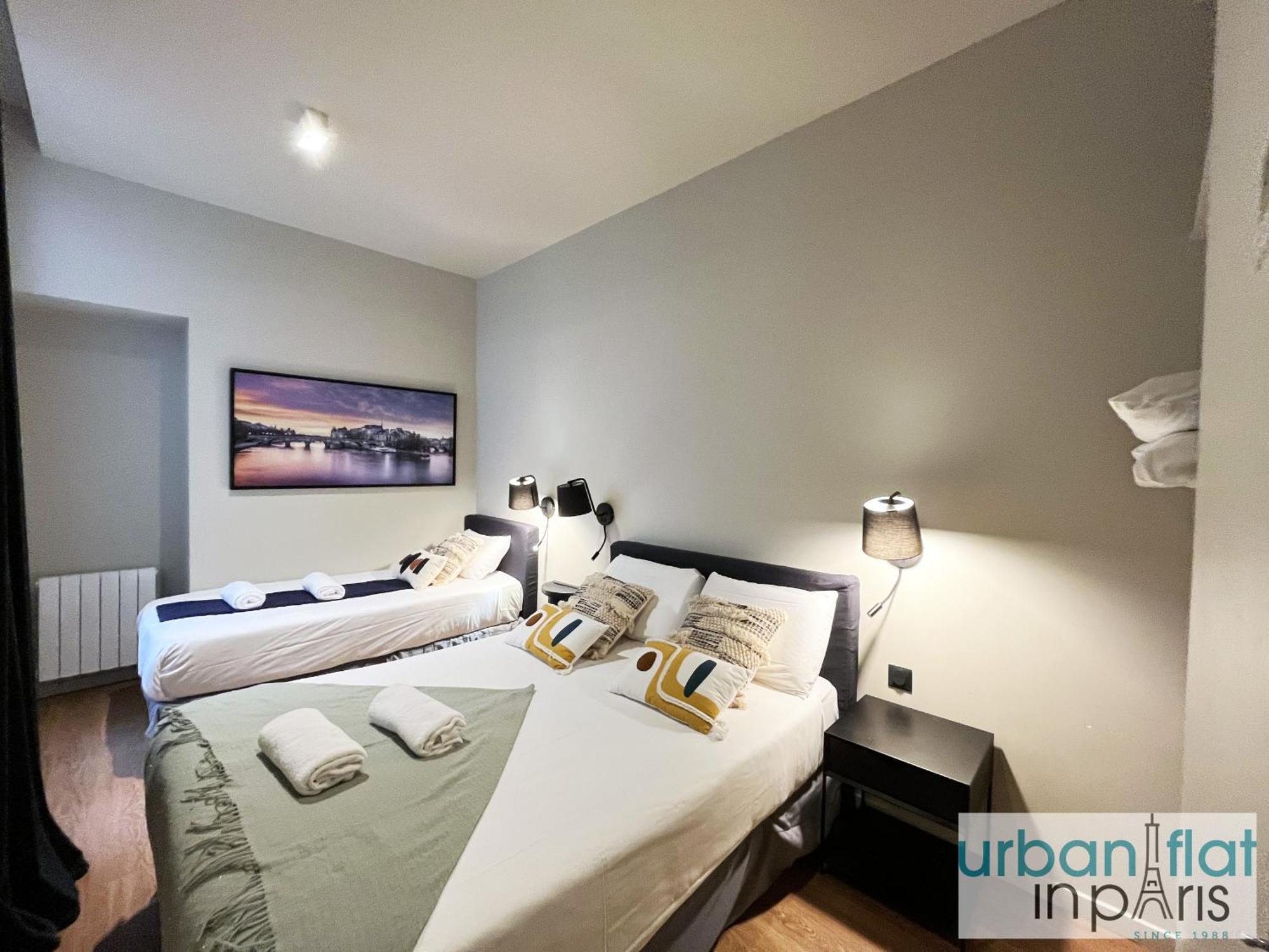 Apartment Urban Flat 110 - Luxury 3 Bedroom Near Galeries Lafayette Paris