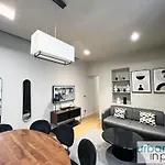 Urban Flat 110 - Luxury 3 Bedroom Near Galeries Lafayette