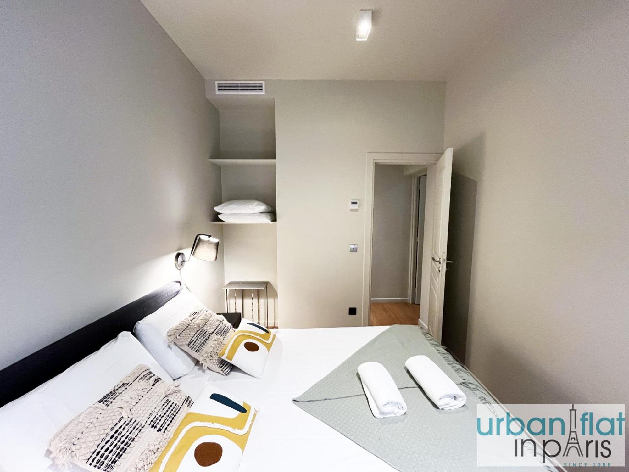 Urban Flat 110 - Luxury 3 Bedroom Near Galeries Lafayette Paris