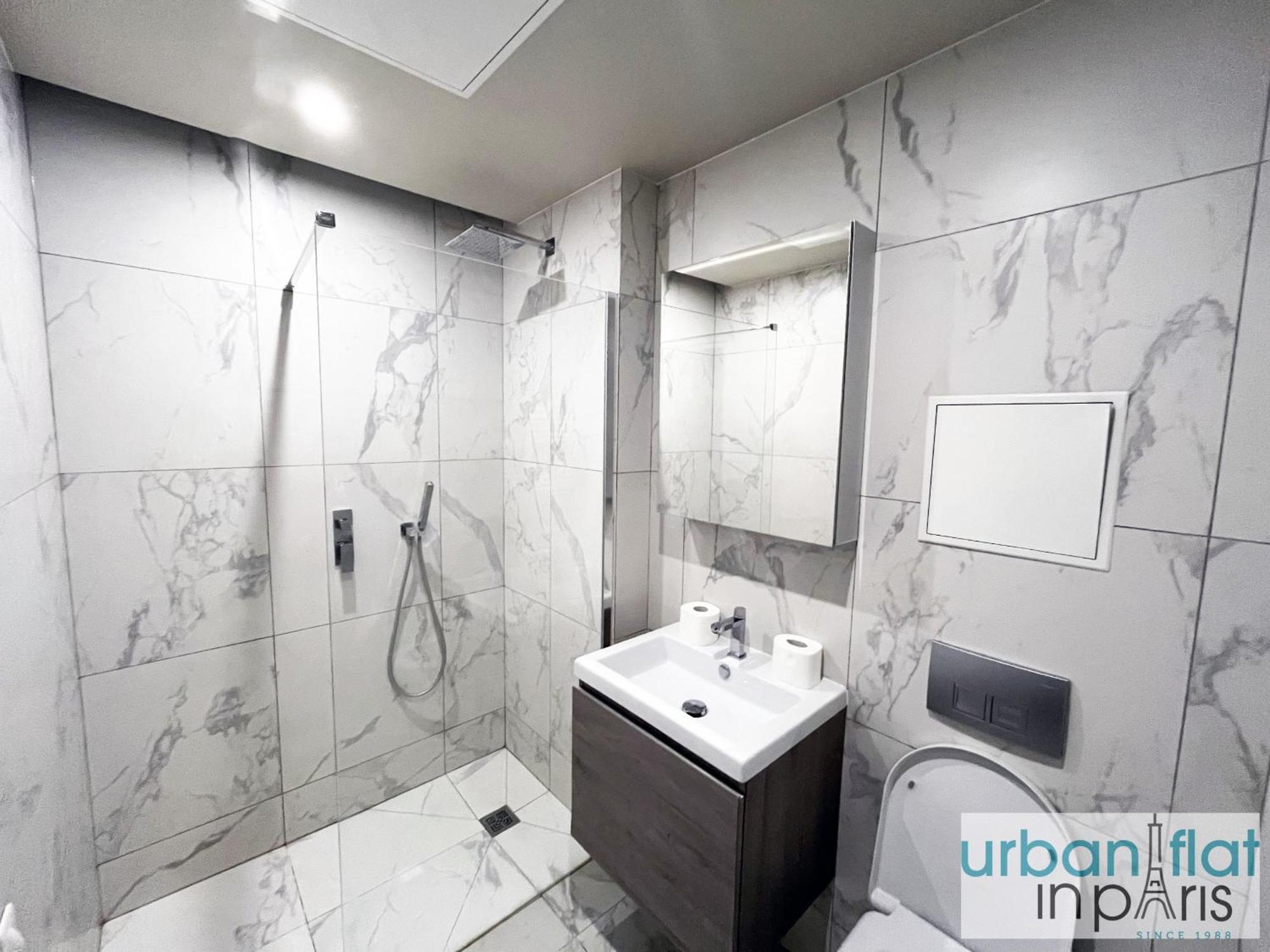 Apartment Urban Flat 110 - Luxury 3 Bedroom Near Galeries Lafayette